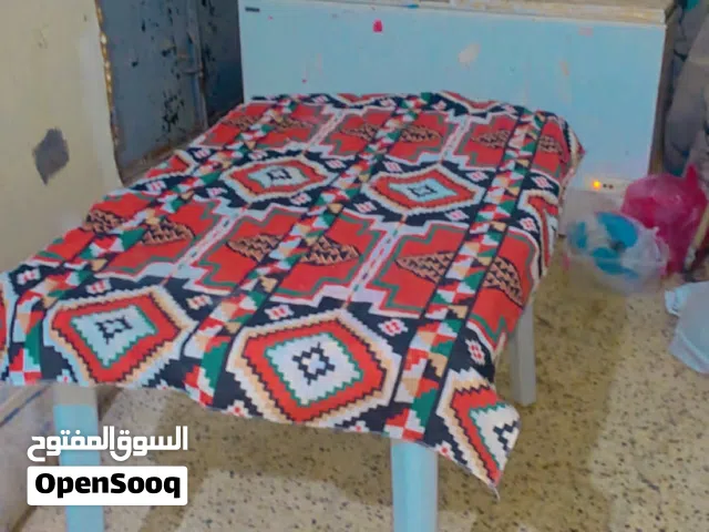 طاولة و بانيو للبيع