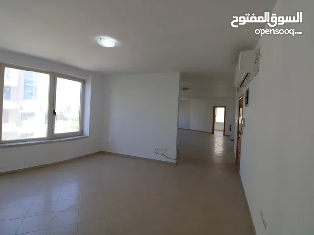 240 m2 3 Bedrooms Apartments for Rent in Ramallah and Al-Bireh Al Masyoon