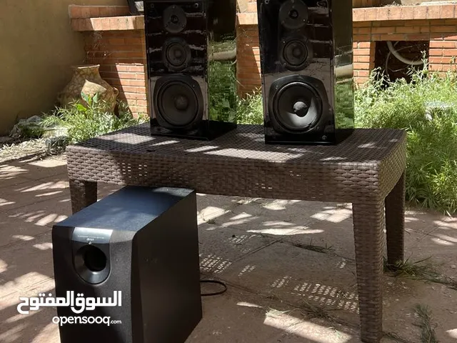 مسرح منزلي يماها خشب بيانو فخم جدا و سب كهربايي