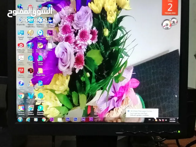 شاشات كمبيوتر بحالة جيدة