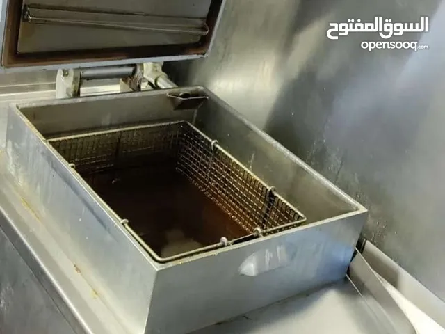 عدة مطعم للبيع ومطعم للبيع