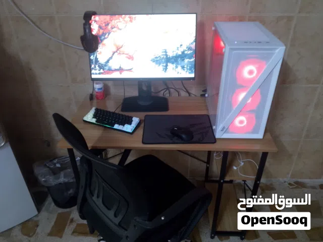 بيسي و شاشه و ميز و كيبورد و موس و موس باد و كرسي و سماعات