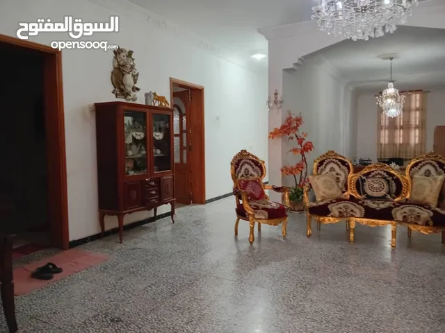 230 m2 4 Bedrooms Townhouse for Rent in Tripoli Al-Serraj