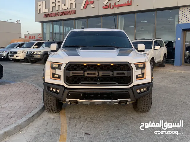 للبيع نوع فورد F150 رابتر - خليجي موديل 2018 -، صبغة وكالة كامل شرط الفحص بدون اي حوادث أو صبغ .