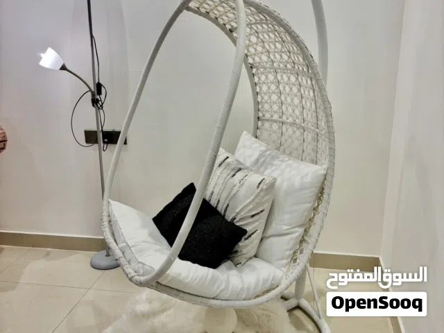 كرسي أرجوحة مستعملة بحالة ممتازة