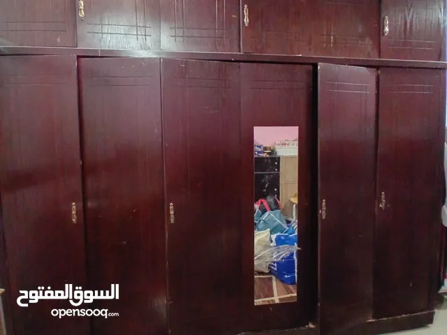 للبيع خزانة 6 أبواب wardrobe