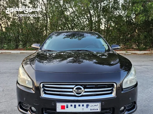 NISSAN MAXIMA 2013 MODEL/WELL MAINTAINED SEDAN FOR SALE