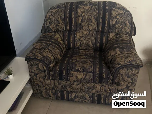 كراسي جلوس الطقم الاول 6 اشخاص والثاني 4 اشخاص