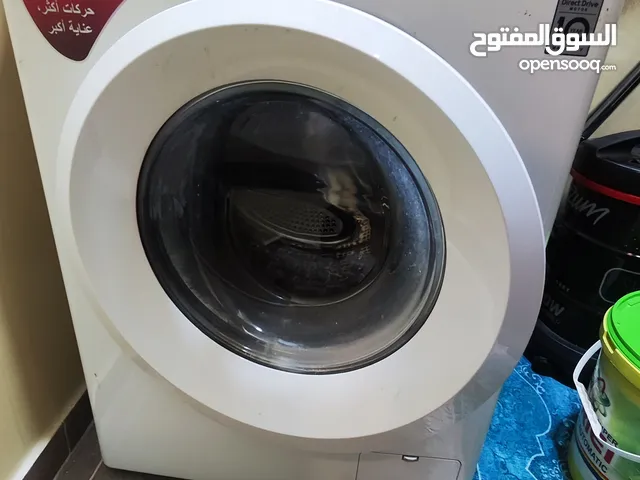 غسالة ال جي بحالة جيدة جدا 8 كيلو موفره للطاقه لون ابيض تعمل بكفاءه عاليه ونضيفه جدا غسيل وتنشيف