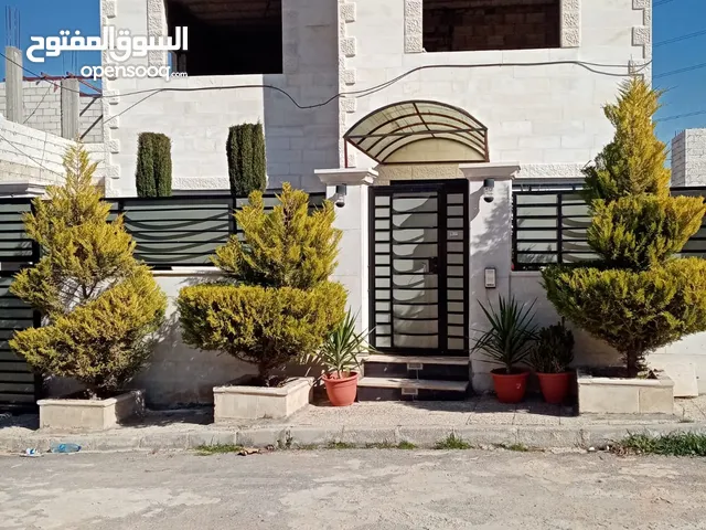 294 m2 5 Bedrooms Townhouse for Sale in Amman Al-Mustanada