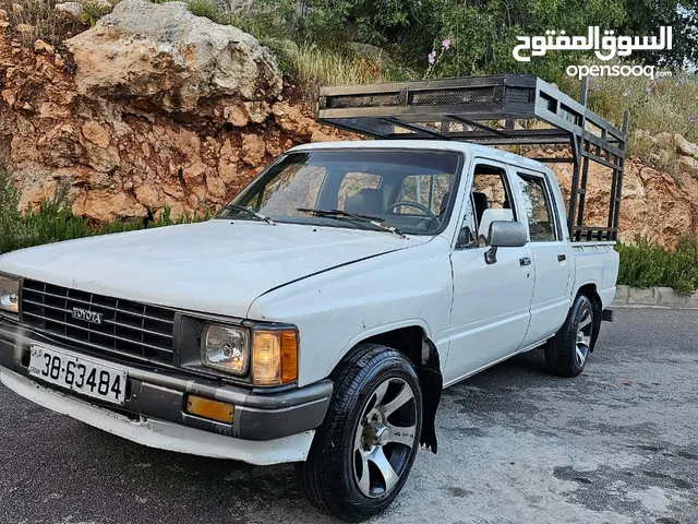 Toyota Hilux 1988 in Amman