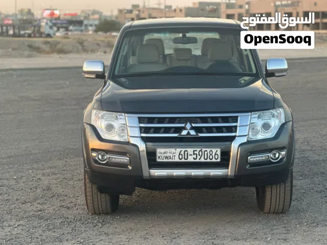 2022 ميتسوبيشي باجيرو GLS