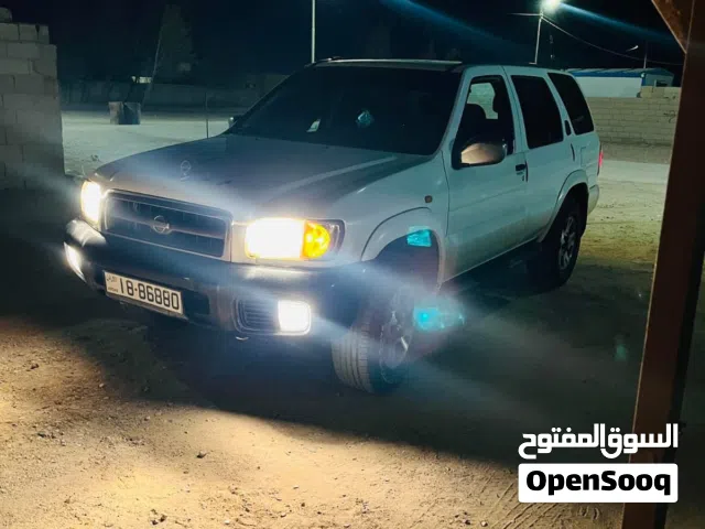 2000 نيسان باثفايندر SV
