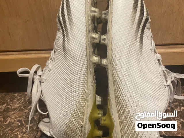 بوت اصابع للبيع  من ماركة ZHENZU نمرة 41 لون ابيض سعررر حرق ومنهي رجاءً عدم الاحراج