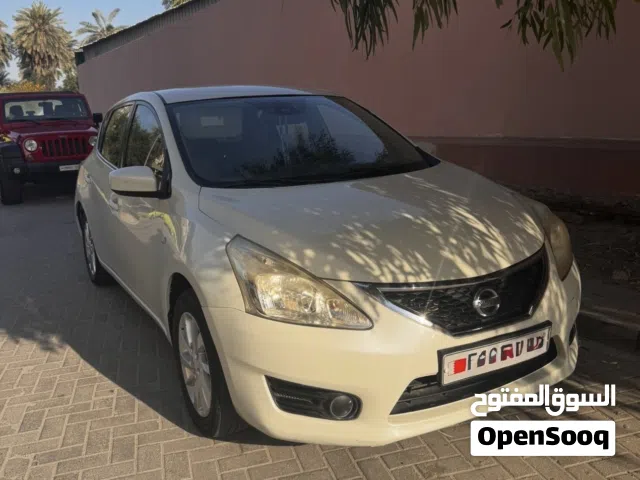 Excellent condition Nissan Tiida 2015