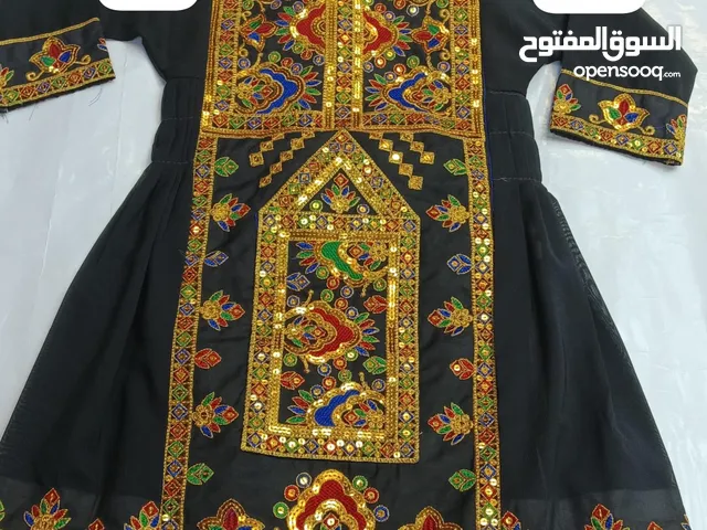 ملابس بلوشي
