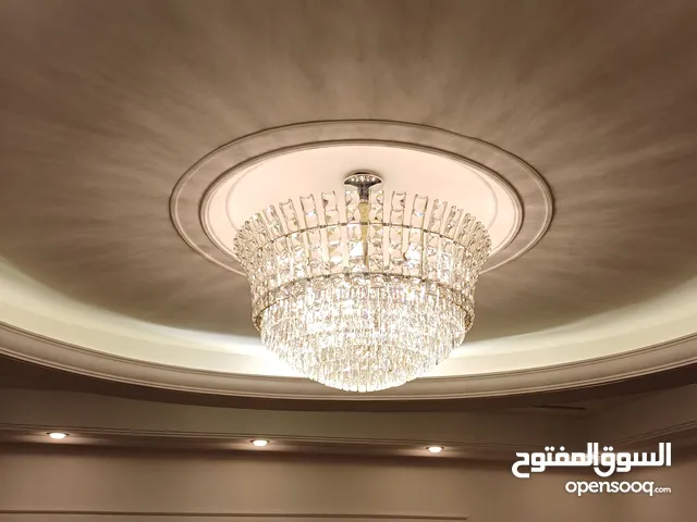 فني كهربائي باكستاني صيانة تركيبات سبوت لايت الثريات