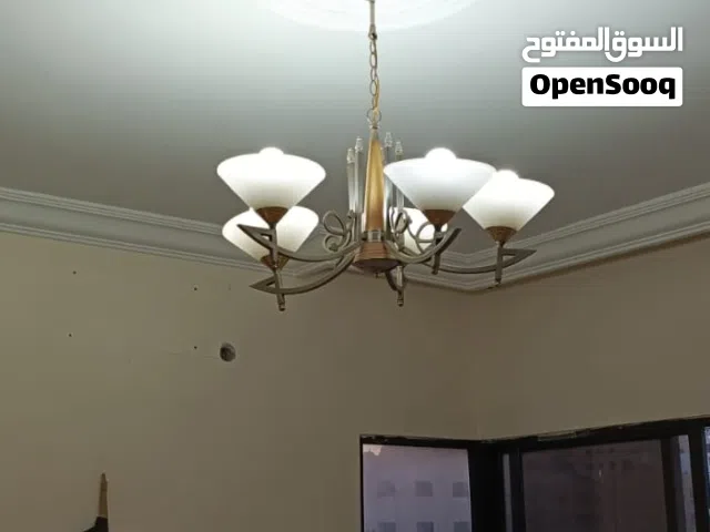ثريات للبيع