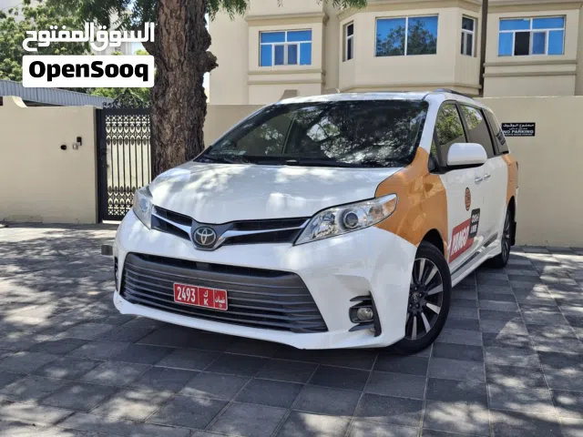 2019 Toyota Sienna XLE