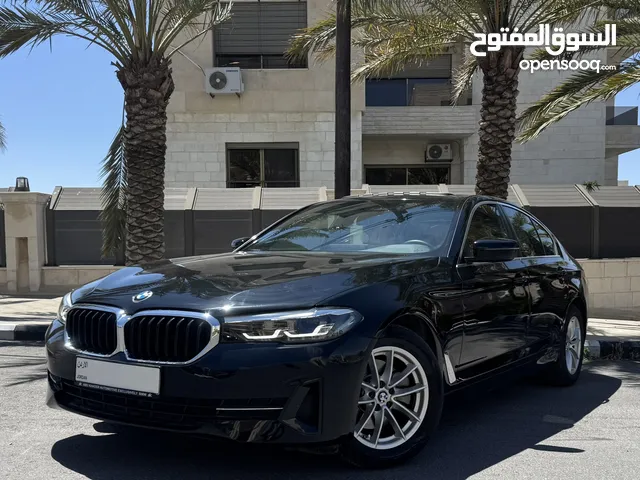 Bmw 520i 2022 للبيع ممشى (6) آلاف كيلو فقط