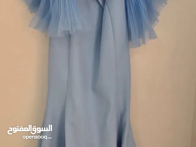 فستان سهرا من هيرا من تصميم فؤاد سركيس في هاله جيده ( لبسه وحده ) بدله للعروس و السهرات