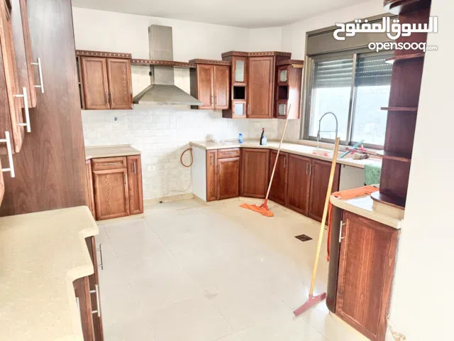 180 m2 3 Bedrooms Apartments for Rent in Ramallah and Al-Bireh Al Baloue