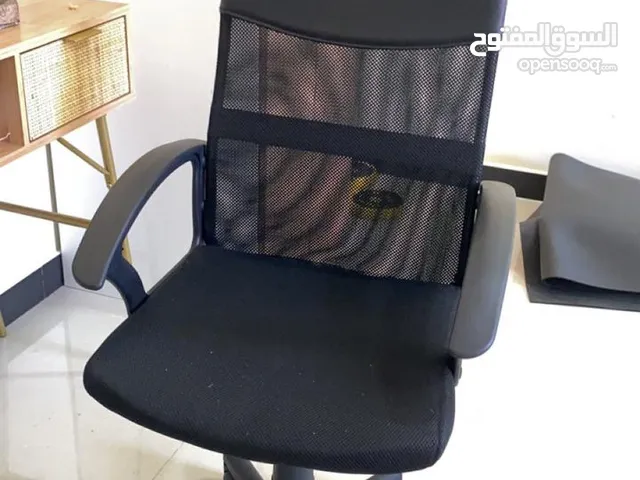 كرسي مكتبي شبه جديد قابل ل التفوض