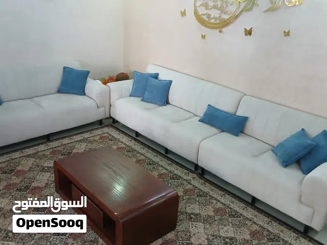 طقم كنب زاوية متل الصورة طولة 2متر  3.40 متر