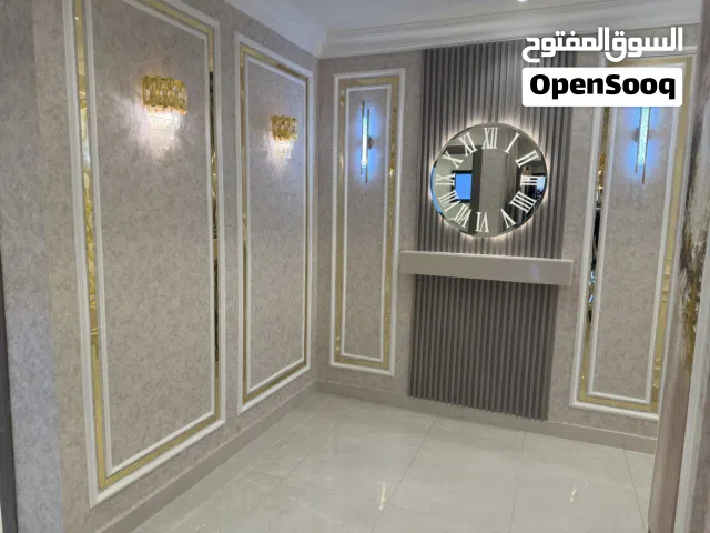 بسعر 94  الف!! شقة طابق ثاني مساحة 183 م2  مع توفر صالة جيم(gym) خاصة بالجبيهة شارع الاردن