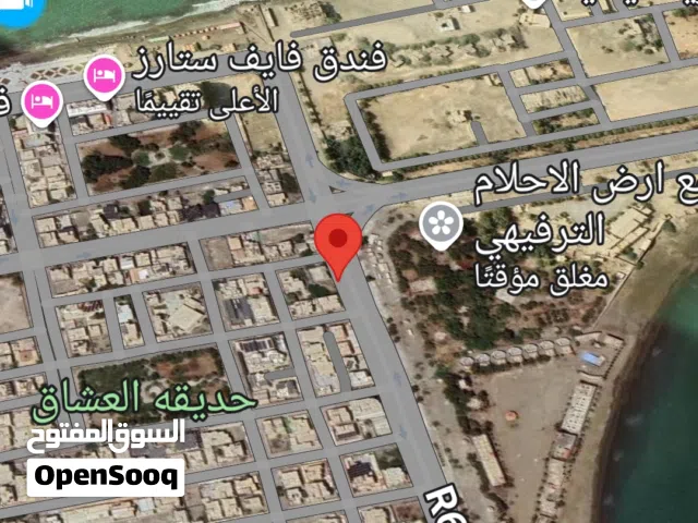 فله للبيع مطله على البحر ركنيه مساحه 500متر