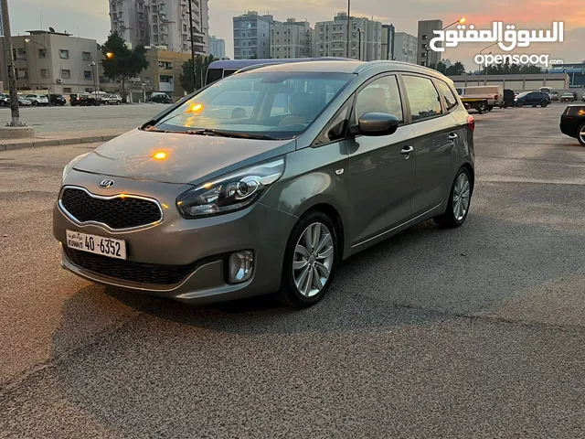 Kia Carens 2016, 1600cc, 190k km, 7 seater, new tires, new brake pads, touch screen, Parking assist