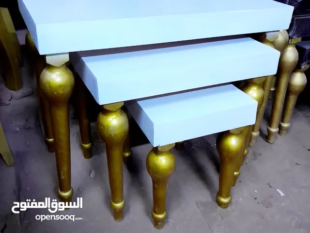 طقم الترابيز مدرج 4 قطع السعر 95 الف.نوع الخشب ارجل موسكو والسطح خشب ماليزي