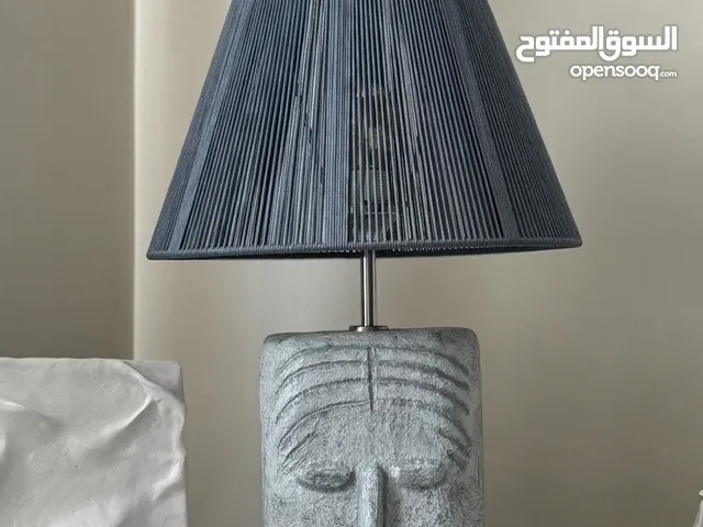 مصباح يدوي مصنوع يدويًا – مزيج من الفن والضوء
