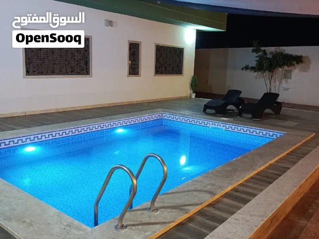 استراحة كبيرة  نضام فيلا 3 غرف تشطيب ممتاز طريق المطار بعد كوبري الفروسية