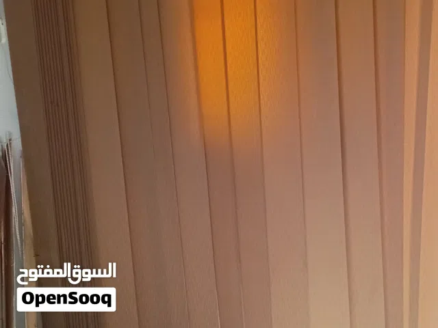 ستار مكتبي حجم كبير الارتفاع 2.50 متر والعرض 3.50 متر بحاله ممتازه