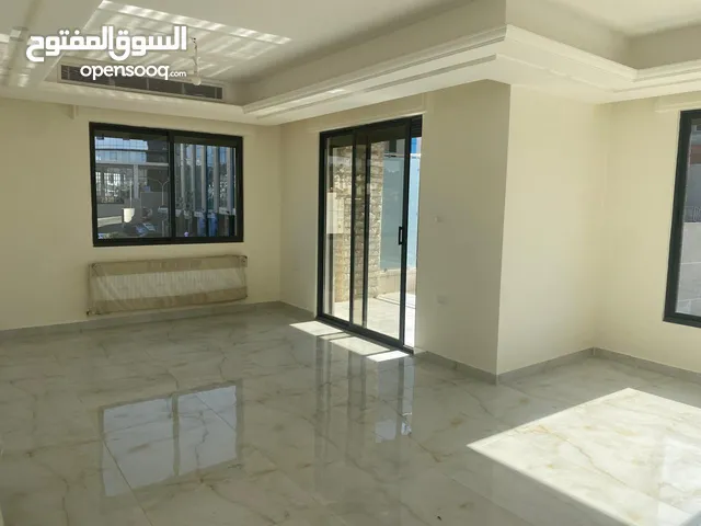 شقه فارغه للإيجار طريق المطار - REF : 14727