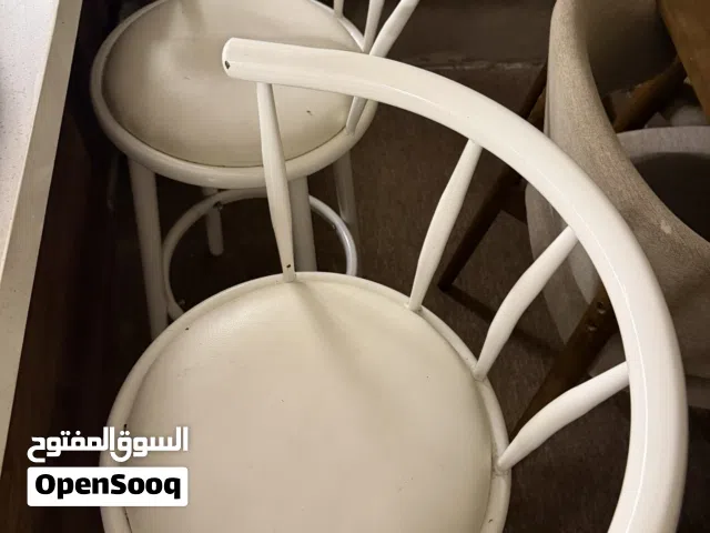 ستول مطبخ لون ابيض