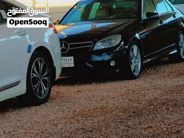 السلام عليكم مرسيدس للبيع بيه 3قطع رش السياره حلوه وجاهزه موديل 2011فول مواصفات 6سلندر تلفوني 077001