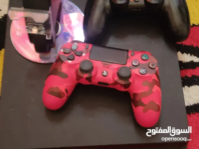 Ps4 slim with 2 control and charger all cables for 580
