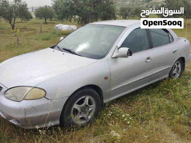 1999 هيونداي افانتي Standard