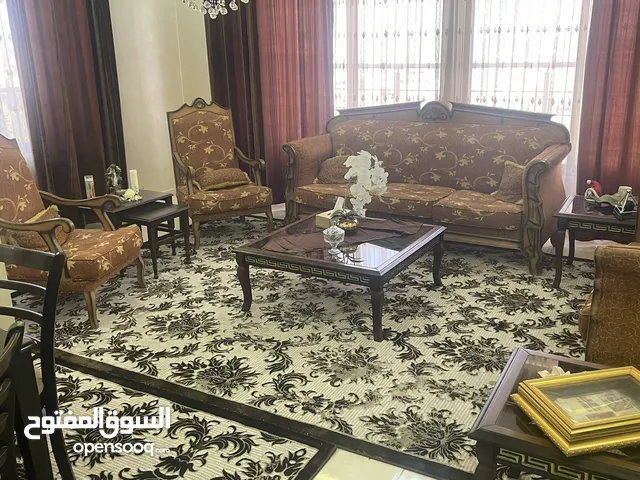 طقم كنب 7 مقاعد خشب زان + سفره زان + ديلسوار زان + طقم طربيزات زان للبيع بداعي السفر