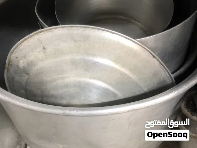 طناجر 65 سم عدد 1 و 47 سم عدد 2 و30 سم عدد 2 وغاز 3 عيون