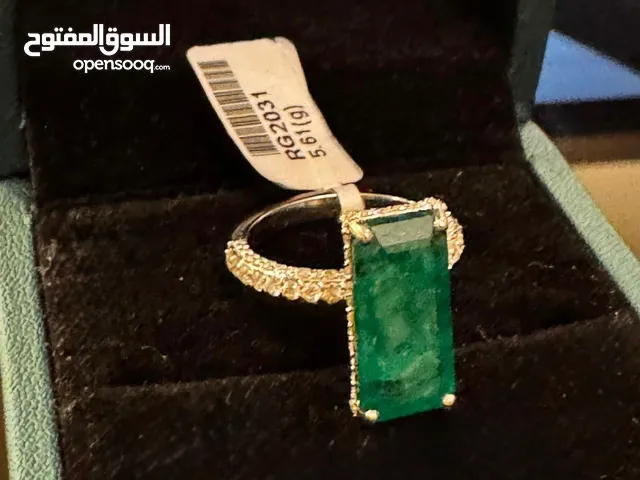 خاتم زمرد طبيعي معتمد – ذهب أبيض عيار 18 5.15 قيراط