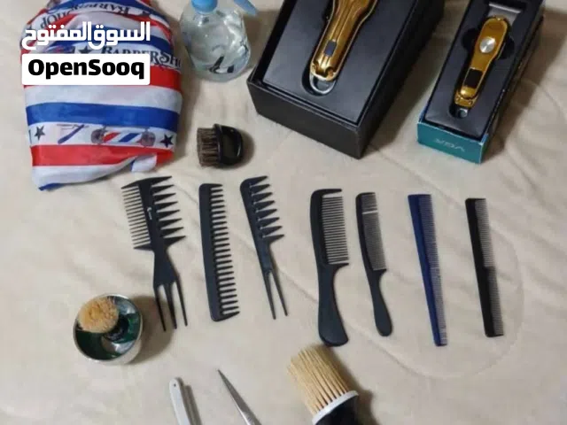 السلام متوفر ماكينة حلاقة كبيرة و صغيرة VGR مش مستعملات كثير متدرب 1 ماكينة كبيرة  2 ماكينة صغير  3