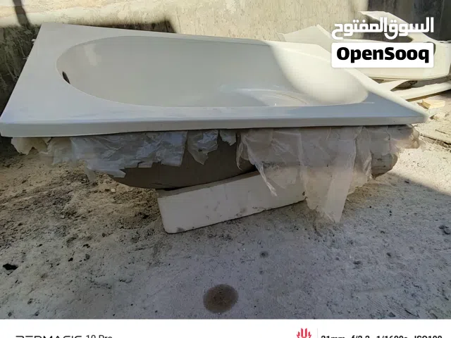 بانيو استحمام متوسط الحجم جديد بنايلواته