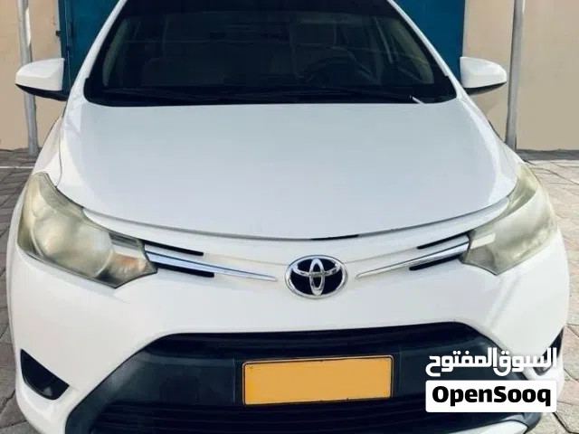 2015 تويوتا يارس E
