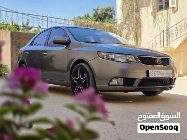 2012 كيا فورتي GT Manual