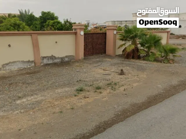 للايجار ارض مسوره تصلح لاستراحه لمشاريع اخرى