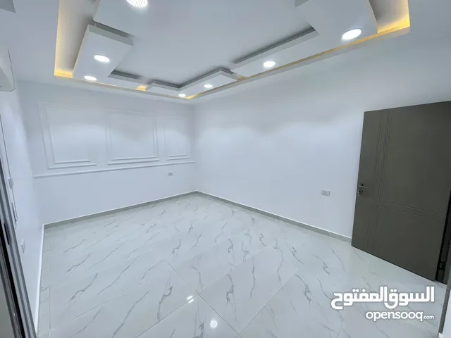 215 m2 3 Bedrooms Apartments for Sale in Tripoli Al-Serraj
