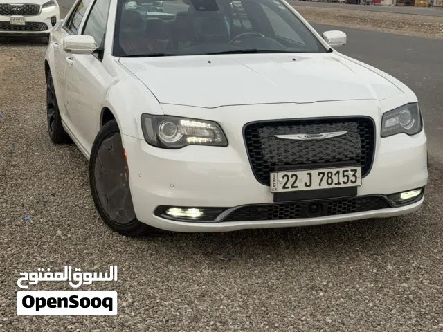 Used Chrysler 300 in Dhi Qar
